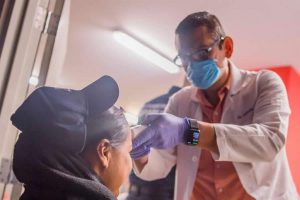 Ante la pandemia del coronavirus, la plataforma Airbnb suspender&aacute; este martes las reservaciones en territorio mexicano hasta el 30 de abril y limitar&aacute; el hospedaje a personal m&eacute;dico que participe en la emergencia de COVID-19.