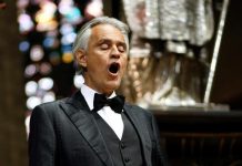 Bocelli llena la desierta catedral de Milán de música para la esperanza El tenor italiano Andrea Bocelli interpretó hoy un breve concierto en ocasión de la Pascua con temas elegidos del repertorio de música religiosa en la imponente catedral de Milán