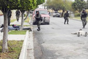 Las autoridades mexicanas encontraron siete personas asesinadas con disparos a la cabeza en un aparente asalto a un comercio en la ciudad mexicana de Reynosa, en la frontera con Estados Unidos.