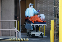 Cuomo anunció que la cifra diaria de muertes por el virus en el estado había caído a 540, frente a las 630 del día anterior. Fue el número diario más bajo en más de dos semanas.
