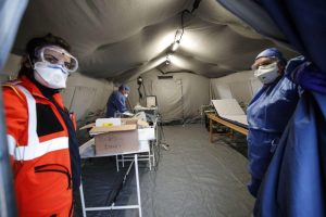 Tres miembros de una familia de emigrantes nicarag&uuml;enses que llevaban varios a&ntilde;os en Florida, un matrimonio y un hijo, murieron como consecuencia de la enfermedad COVID-19 que provoca el nuevo coronavirus SARS-CoV-2.