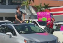 DeSantis expresó que "no está afanado" para reabrir el estado y que revisará este fin de semana las recomendaciones que le entregó el grupo de trabajo "Reabrir Florida".