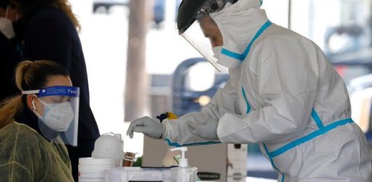 Según Cuomo, algunas proyecciones apuntan que el número total de hospitalizaciones, que actualmente se sitúa por encima de las 14.000, descenderá hasta estabilizarse en las 5.000.