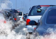 La contaminación ambiental y el sistema de transporte de las grandes urbes aumentan los riesgos de contraer infecciones respiratorias como el coronavirus