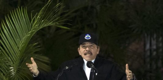 El presidente de Nicaragua, Daniel Ortega, que cumple este martes 26 días sin dar la cara en público en medio de la pandemia por el coronavirus, no es la primera vez que desaparece en medio de una crisis.