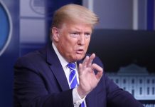 El presidente Donald Trump sugirió este martes que la ayuda financiera para los gobiernos locales afectados por la pandemia del coronavirus puede estar supeditada a temas como las jurisdicciones "santuario"