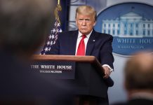 Trump ha deportado a 10.000 inmigrantes en medio de pandemia El Gobierno de Donald Trump ha expulsado a 10.000 inmigrantes desde el inicio de la crisis por el coronavirus amparado en las normas de emergencia adoptadas para evitar su propagación.