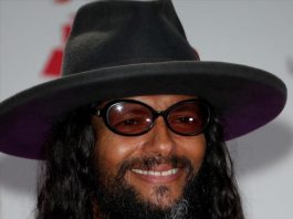 Draco Rosa lanza versión remasterizada en doble vinilo de su disco "Mad Love" El cantautor puertorriqueño Draco Rosa ha lanzado "Mad Love Luxe", una versión remasterizada en doble vinilo de su disco "Mad Love"