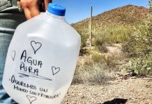 Durante todo el año voluntarios se adentran en parques nacionales y veredas cercanos a la frontera para colocar galones de agua y latas de comida, las cuales pueden significar la diferencia entre la vida y la muerte.