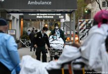 Según datos oficiales hechos públicos el miércoles, en Nueva York, los hispanos, que son el 29 % de la población de la ciudad, representan el 34 % de las muertes por COVID-19.