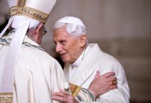 El papa Benedicto XVI celebra su 93 cumpleaños sin visitas por coronavirus El papa emérito Benedicto XVI celebró hoy su 93 cumpleaños sin visitas debido a las medidas de precaución sobre el contagio de coronavirus