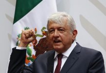 López Obrador dice que México da "lección al mundo" en lucha contra COVID-19 Andrés Manuel López Obrador, aseguró este sábado que México está dando "una lección al mundo" en el combate contra la pandemia del COVID-19