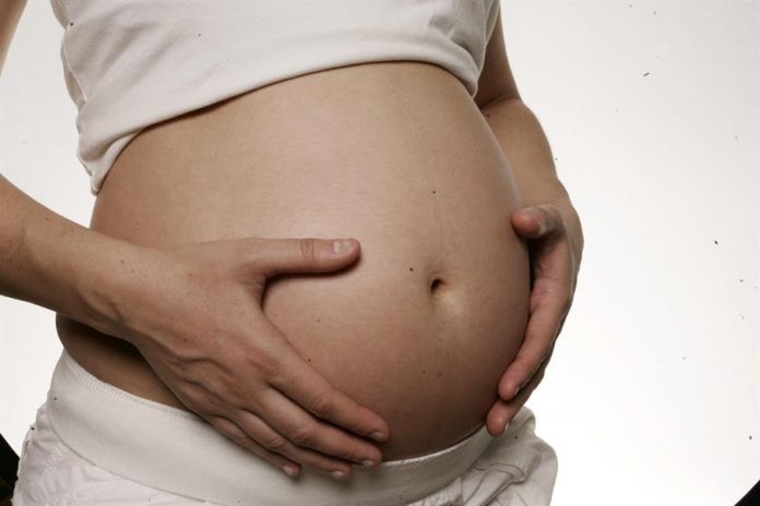Las medidas de confinamiento y otras consecuencias de la pandemia del coronavirus pueden resultar en millones de embarazos no deseados por las dificultades de muchas mujeres para acceder a anticonceptivos