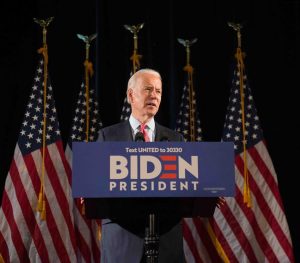 Un 42 % de los electores de Florida apoya al presidente Donald Trump y un 46 % al exvicepresidente Joe Biden de cara a las elecciones de noviembre