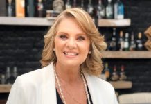 La actriz mexicana Erika Buenfil, una de las caras más reconocidas de las telenovelas mexicanas, se ha convertido a los 56 años en la improbable reina latina de TikTok