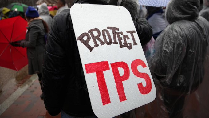 La autorización de trabajo se mantiene mientras esté vigente el TPS, pero los documentos que lo prueban pueden caducar, y Gobierno no fue claro al notificar por carta a los afectados sobre las extensiones, según GAO.