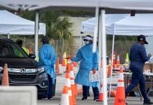 El estado de Florida decidió unirse a los estados de EE.UU. que han ordenado el confinamiento de sus ciudadanos ante el aumento de los contagios de COVID-19