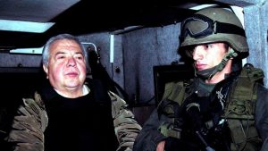 Los abogados del antiguo capo colombiano del narcotráfico Gilberto Rodríguez Orejuela, que tiene 81 años y desde 2006 cumple una condena a 30 años de prisión en EE.UU., afirmaron este lunes que la propagación de la COVID-19 en la cárcel es "atroz y atemorizadora" y pidieron su puesta en libertad.