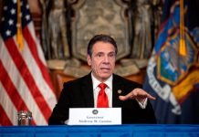 Gobernadores en EEUU se organizan para que sus estados retomen la actividad El gobernador de Nueva York explicó, por su parte, que un equipo constituido por un representante del departamento de Salud Pública, otro de Economía y del jefe del Gabinete de cada gobierno regional formarán un equipo que se pondrá a trabajar "inmediatamente" en la elaboración de este plan.