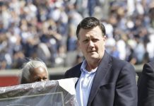 Fallece Hank Steinbrenner, copropietario de los Yanquis, a los 63 años El copropietario de los Yanquis de Nueva York, Hank Steinbrenner, falleció este martes a la edad de 63 años mientras se encontraba en su residencia de Clearwater