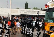 Incendio en centro migratorio en el norte de México deja seis lesionados En el incidente fueron detenidas seis personas y al menos ocho más lograron escapar por la parte trasera del albergue, en el que se encontraban 163 ciudadanos de varias nacionalidades.