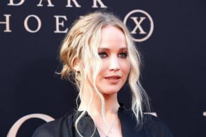 La actriz Jennifer Lawrence anim&oacute; este mi&eacute;rcoles, desde su confinamiento por el coronavirus, a que los ciudadanos voten por correo y respalden los cambios legislativos 