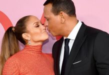 Jennifer López retrasa su boda con Alex Rodríguez por el coronavirus La cantante ha dicho que está dedicada a atender a sus hijos y las dos hijas de su prometido.