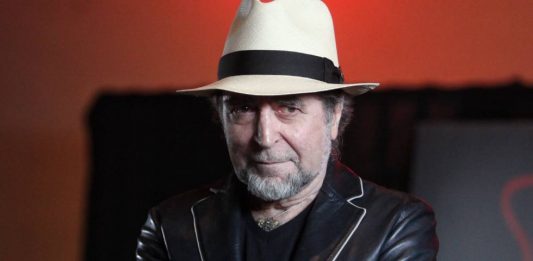 El cantante Joaquín Sabina ha protagonizado una fugaz reaparición pública en las últimas horas