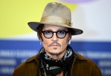 El guitarrista Jeff Beck y el actor Johnny Depp publicaron este jueves un dúo en el que versionan "Isolation", el clásico de John Lennon