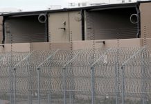 La decisión, emitida responde a una demanda de emergencia presentada el pasado 14 de abril por la ACLU y el bufete de abogados Latham & Watkins LLP.