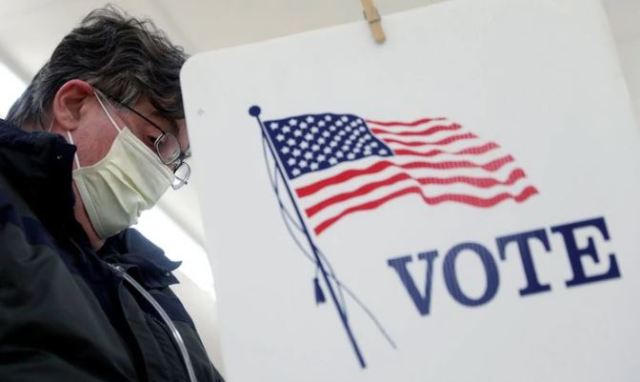 La junta electoral de Nueva York cancel&oacute; la celebraci&oacute;n de las primarias dem&oacute;cratas del 23 de junio al considerarlas "innecesarias" tras la retirada de Sanders.