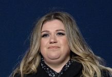 La intérprete estadounidense Kelly Clarkson ha presentado este viernes la canción que supone su debut en castellano, "I Dare You (Te Reto a Amar)", en la que comparte versos con el español Blas Cantó.