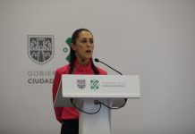 Alcaldesa de Ciudad de México recalca que confinamiento "no son vacaciones" La jefa de Gobierno de la Ciudad de México, Claudia Sheinbaum, llamó este jueves a los capitalinos a permanecer en sus casas durante la emergencia sanitaria que ha provocado la COVID-19 y recalcó que es un confinamiento y "no son vacaciones".