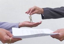 La pandemia del COVID-19 frena la compra y venta de casas entre hispanos El mes pasado las ventas cayeron en todo el país, con una reducción del 13,6 % en el Oeste; 9,1 % en el Sur; 7,1 % en el Nordeste, y 3,1 % en el Medio Oeste.