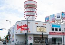 La tienda de discos Amoeba se despide de su emblemática sede en Los Ángeles La tienda de discos Amoeba, todo un punto de peregrinación para los amantes de la música, se despidió de su emblemática sede en Sunset Boulevard en Los Ángeles