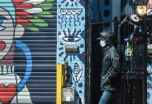 El índice general de desempleo subió de 3,5 % en febrero al 4,4 % en marzo, pero entre los hispanos saltó de 4,4 % a 6 %.