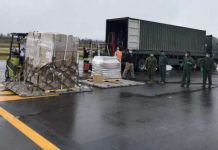 Un avión de la Fuerza Aérea Ecuatoriana llegó este sábado al aeropuerto de Quito con alrededor de 7.264 kilos de equipos e insumos médicos