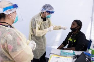 Eric Garcetti, anunció este miércoles que todos sus residentes podrán someterse a pruebas de diagnóstico de coronavirus gratuitas aunque no presenten síntomas