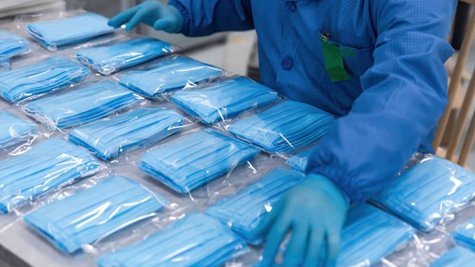 La medida no requiere que los revestimientos faciales de los clientes y empleados sean de grado médico o mascarillas N95.