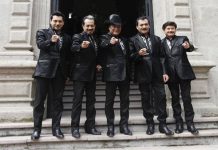Los Tigres del Norte y Ana Bárbara encabezan un grupo de artistas del género musical regional mexicano que cantaron la versión norteña de "Cuenta conmigo"