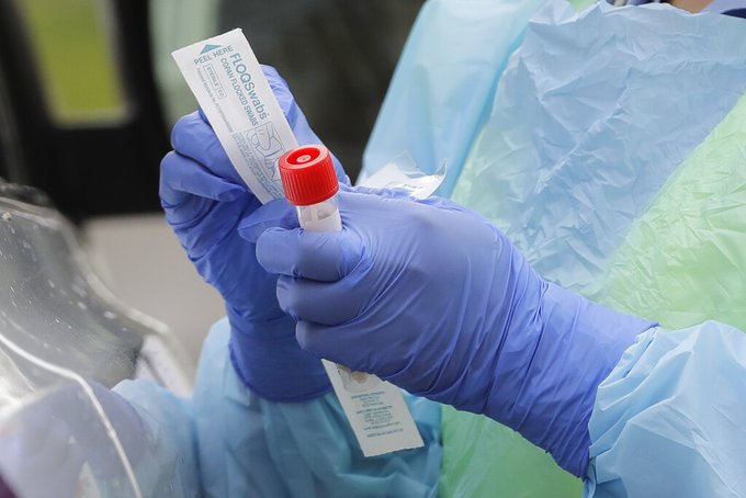 Las primeras investigaciones sugieren que los pacientes que se han recuperado de COVID-19 tambi&eacute;n pueden seguir propagando el virus.