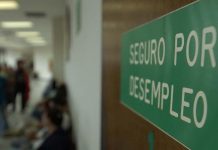 Los puertorriqueños esperan con desesperación las prestaciones por desempleo Ese pago de 500 dólares ya se adelantó a las personas que trabajan por cuenta propia y ahora se prepara para que llegue a empleados del sector privado y jubilados.