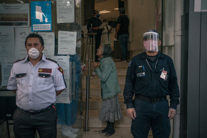 M&eacute;xico estima llegar a 8.000 muertos por COVID-19 y se prepara contra reloj para el pico de contagios que evite la saturaci&oacute;n hospitalaria.