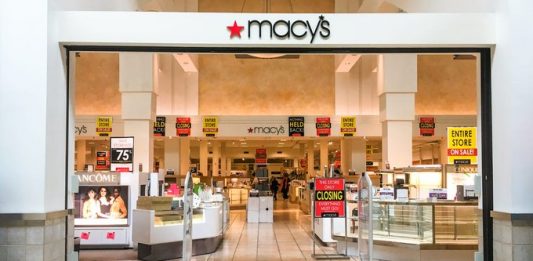 Macy's, que es propietaria de las cadenas Bloomingdale's y Bluemercury, espera reabrir un segundo grupo de unas 50 tiendas el 11 de mayo.