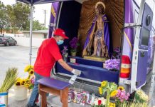 Miami acoge al San Lázaro móvil en un Domingo de Ramos sin feligreses La comunidad católica de Miami celebró la misa del Domingo de Ramos con las iglesias vacías por cuenta de la COVID-19, pero los feligreses de la parroquia del Rincón de San Lázaro pudieron encomendarse al altar móvil de este santo