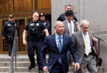 El polémico abogado que se enfrentó a Trump sale de prisión por la pandemia Michael Avenatti, el polémico abogado que defendió a la actriz porno Stormy Daniels en su caso contra el presidente Donald Trump fue puesto este viernes en libertad de forma temporal