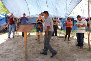 Dieciséis migrantes deportados de Estados Unidos, entre extranjeros y mexicanos, están contagiados por el coronavirus SARS-CoV-2 (causante de la enfermedad COVID-19) en el nororiental estado mexicano de Tamaulipas