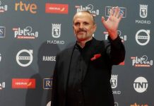 Miguel Bosé, "maravillado" con la respuesta a su reto más personal en redes Mañana se cumple un mes del fallecimiento de la actriz Lucía Bosé y su hijo Miguel Bosé, sigue rindiendo homenaje a la mujer que le dio la vida y que ahora tanto añora.