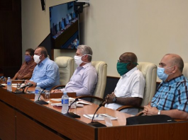 El presidente de Cuba, Miguel Díaz-Canel, aseguró este sábado que continúan trabajando por el retorno de los dos médicos isleños secuestrados hace un año en Kenia, aún en medio de la pandemia del COVID-19.