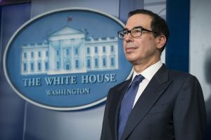 Steven Mnuchin, consideró este domingo que la economía de EEUU podría recuperarse el próximo verano